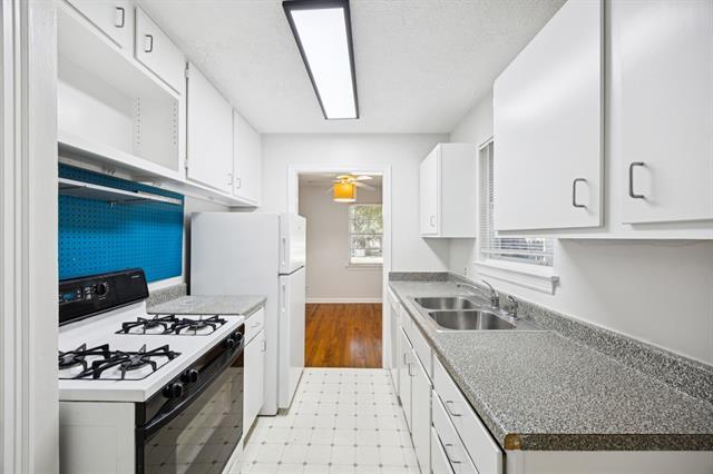 Foto del edificio - 5406 Martel Ave