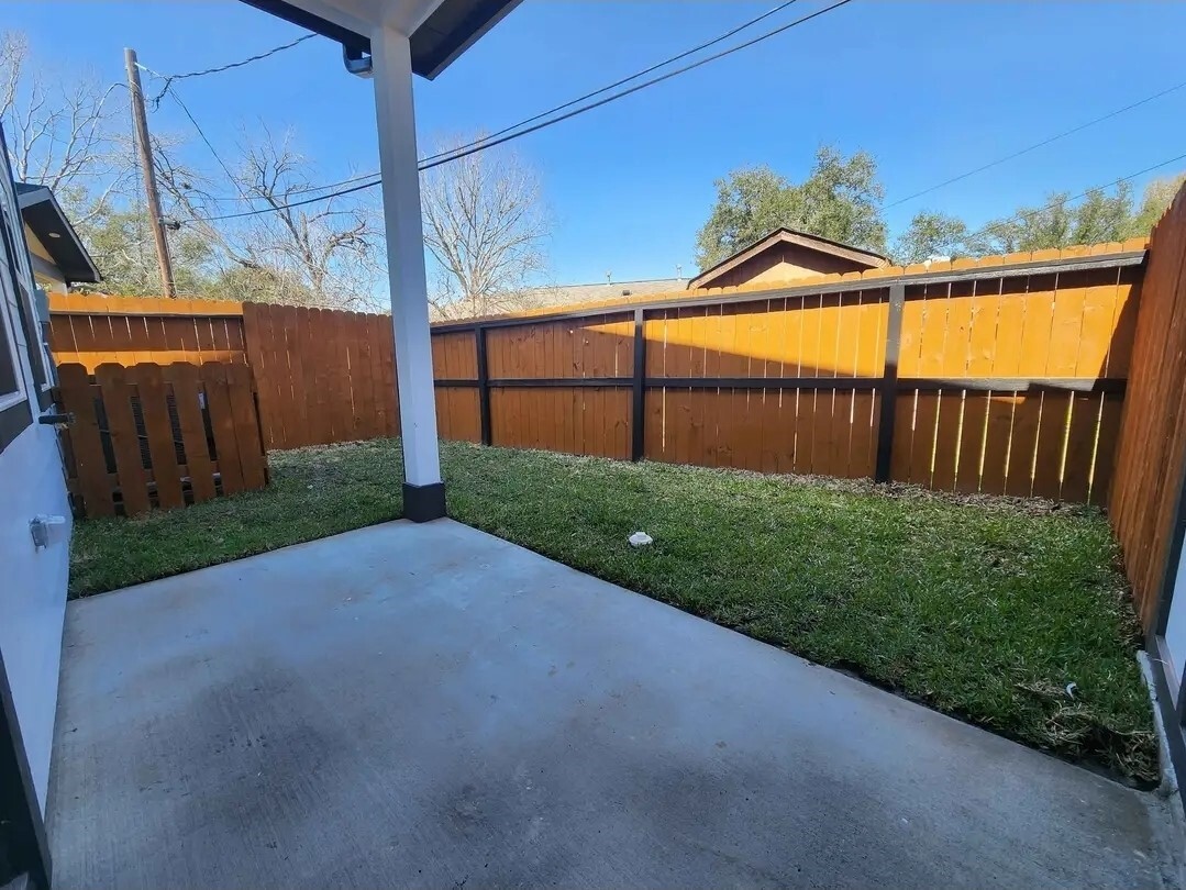 Building Photo - 1002 Natchez Ave