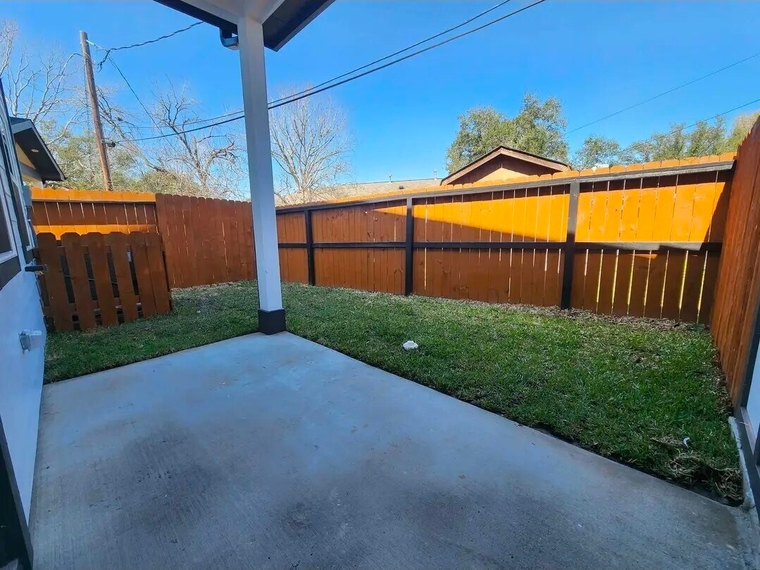 Foto del edificio - 1002 Natchez Ave