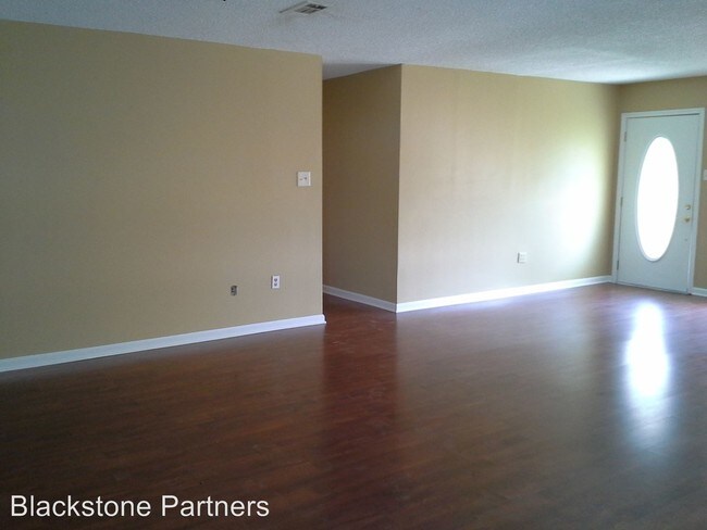 Foto del edificio - 3 br, 2 bath House - 5140 McCormick Ave.