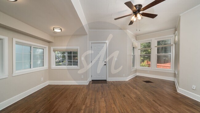Foto del edificio - 520 W Pikes Peak Ave