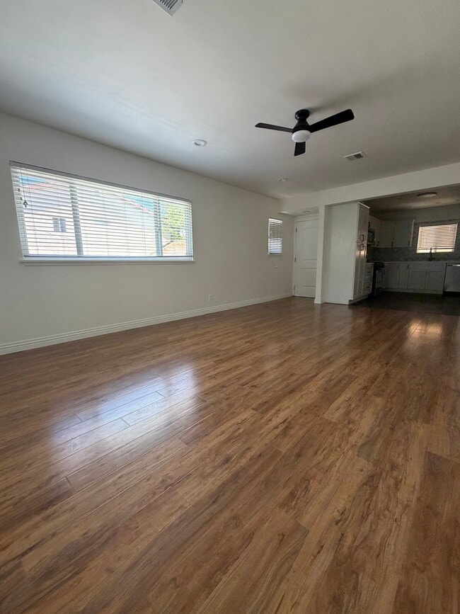 Building Photo - 3052 Honolulu Ave