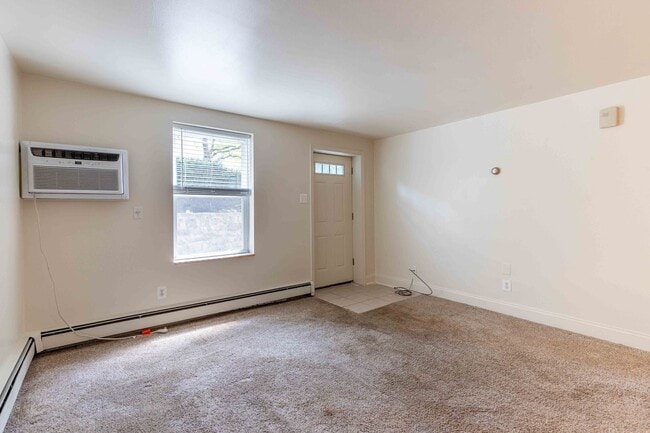 Building Photo - Private 1 Bedroom 1 Bathroom Condo in Cide...