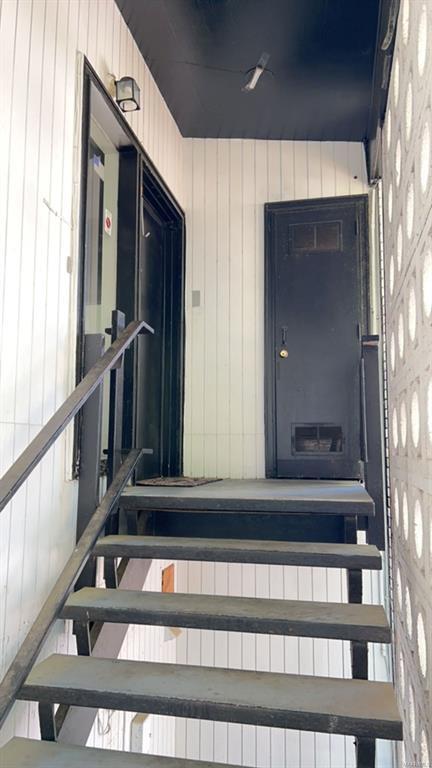 Building Photo - 3723 Wesley Dr