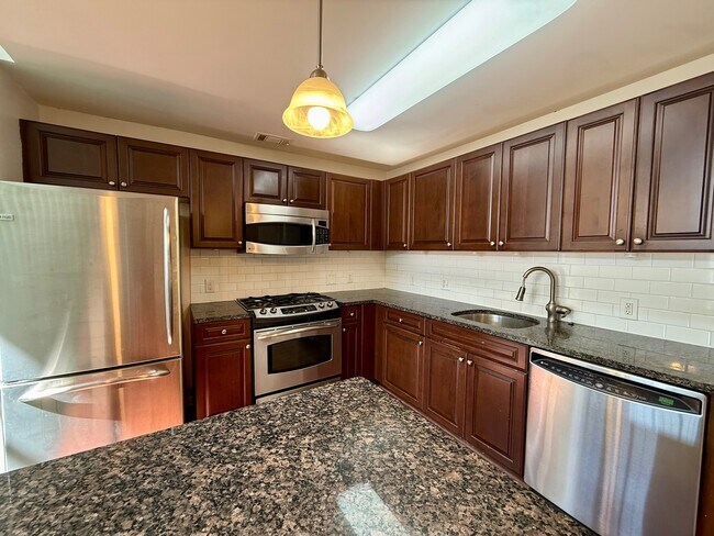 Foto del edificio - 850 E Main St