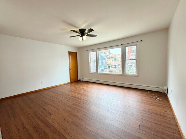 Foto del edificio - 57 Magnolia Ave