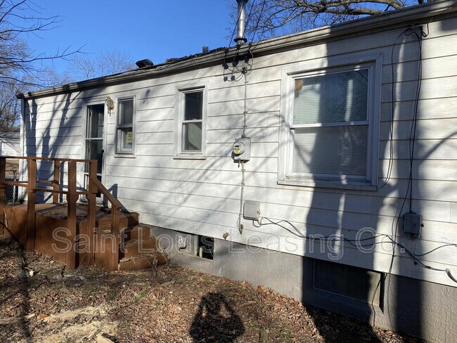 Building Photo - 10069 Tappan Dr