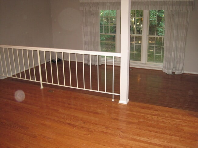 Comedor y sala de estar - 10345 Hampshire Green Ave