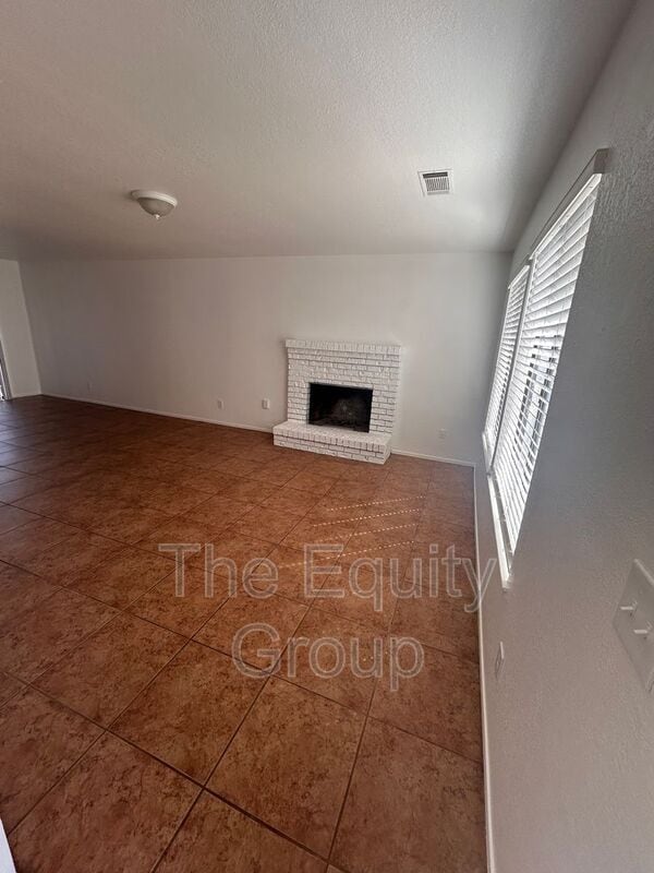 Building Photo - 1058 N Jefferson St