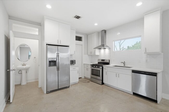 Building Photo - 603 Edgewood St