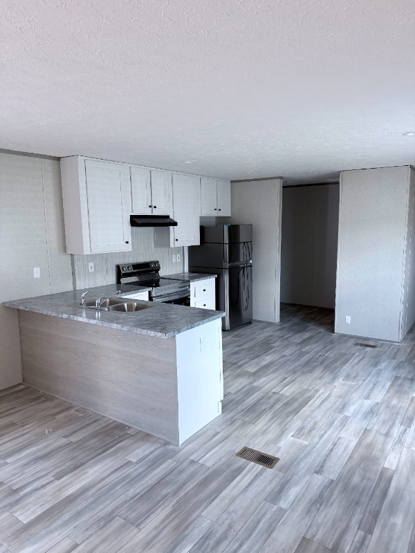 Building Photo - 29 Lakeview Dr