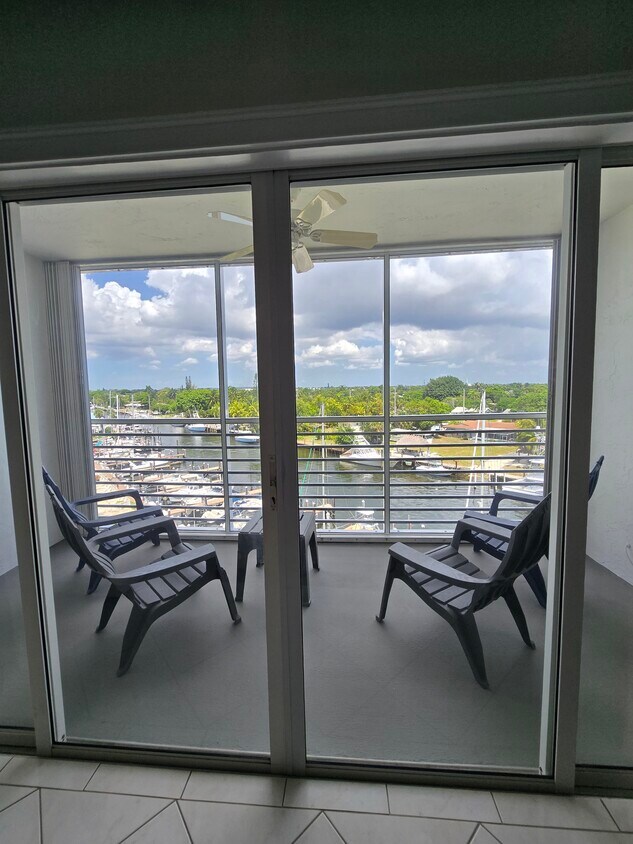 Balcony - 2731 NE 14th Street Cswy