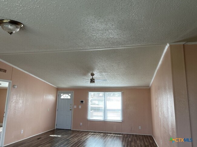 Building Photo - 5013 Tiffany Cir