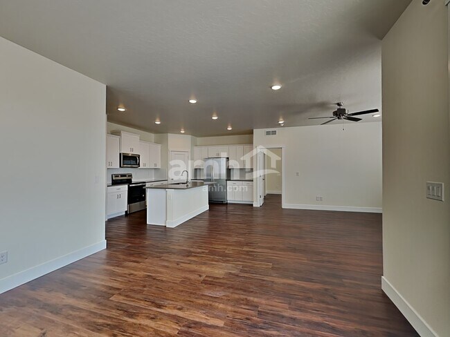 Building Photo - 9444 W Shumard St