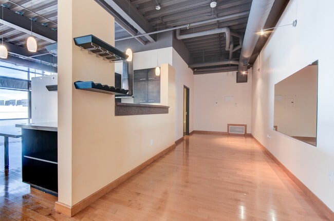 Building Photo - Luxury Gold Lofts! Bright Open Floor Plan with City Views-Secure Parking