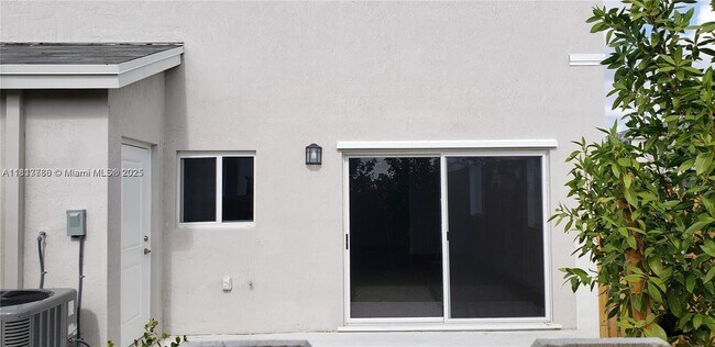 Foto del edificio - 1205 NW 3rd Ln