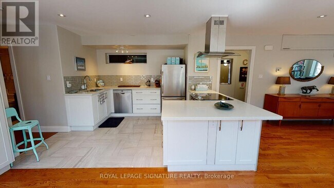 Building Photo - 30 Triller Ave