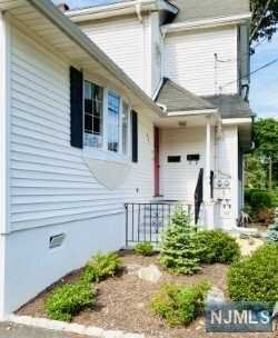 Building Photo - 221 Randolph Ave