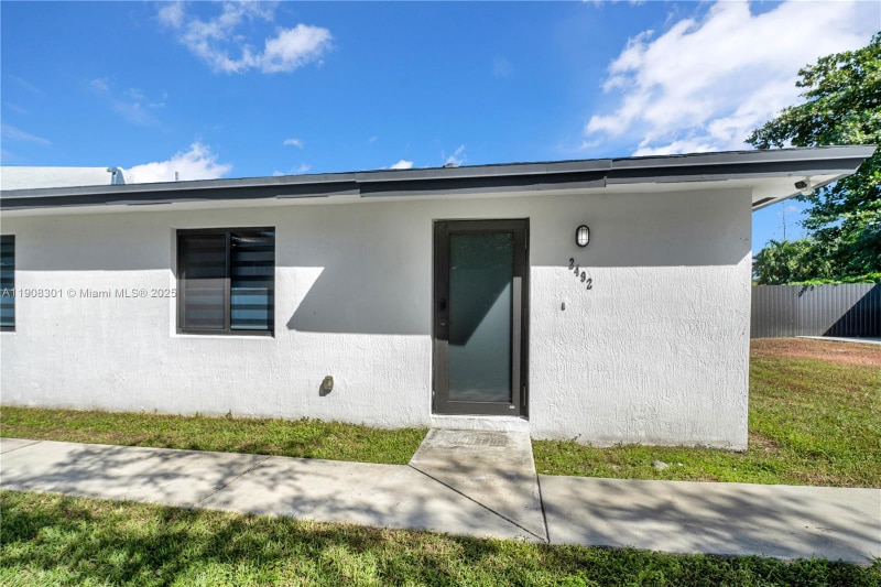 Foto principal - 2490 NW 44th St