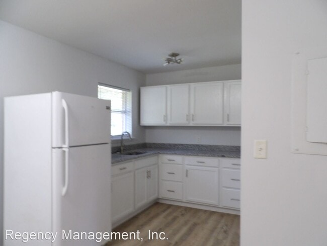 Building Photo - 2 br, 1 bath House - 731 Richardson Street