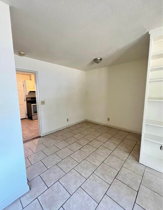 Foto del edificio - 1421 Wellington Ave