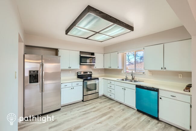 Building Photo - 2240 27th Avenue Court