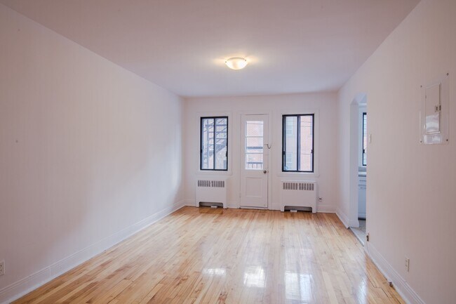 Photo du bâtiment - 3250 Av. Van Horne