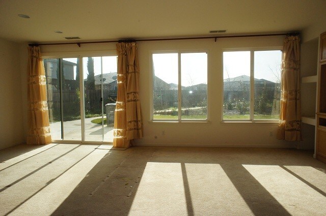 Building Photo - 10285 Shoech Way