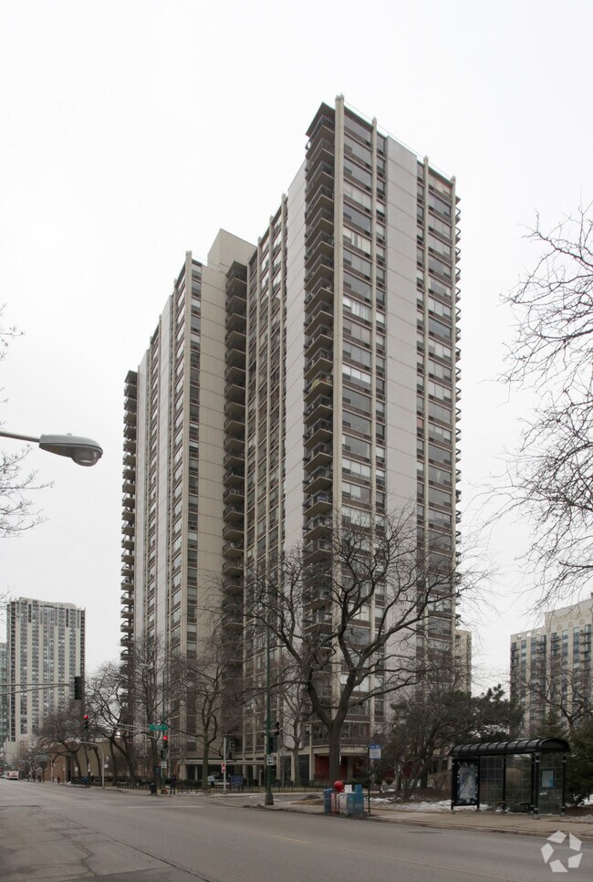 Eliot House Apartments Chicago, IL