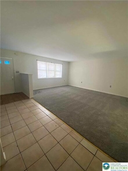 Building Photo - 1650 Angela Dr