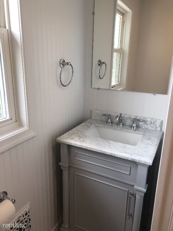 Building Photo - 3 br, 1 bath House - 64 Wiggins St