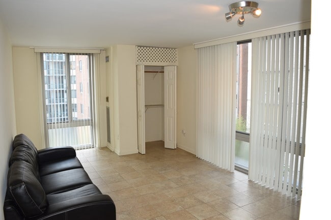 Living Room - 950 25th St NW
