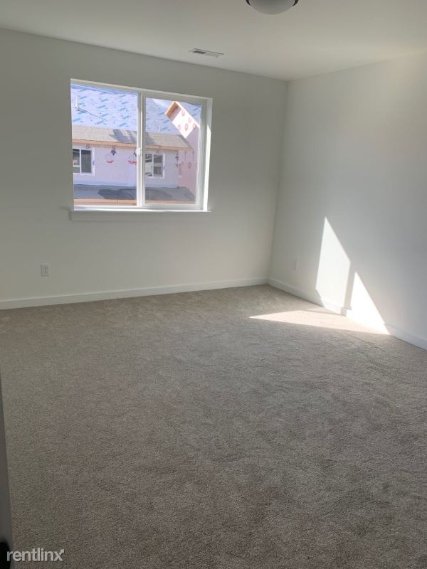 Building Photo - 3406 Laramie Dr