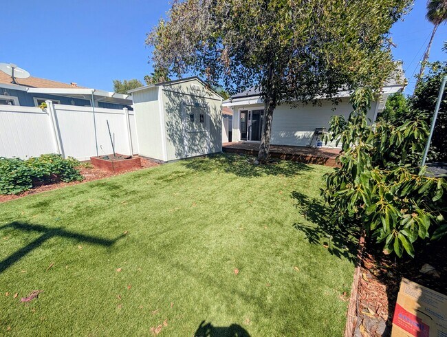 Building Photo - 4778 W Mountain View Dr