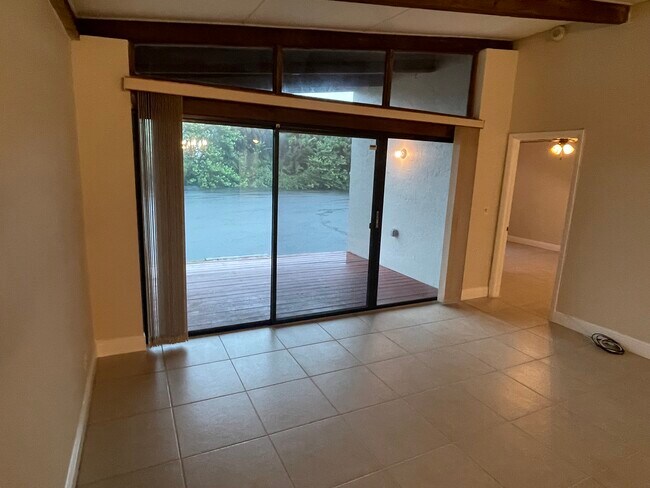 Foto del edificio - 952 Mockingbird Ln