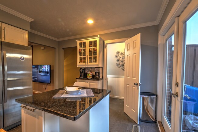 Building Photo - 4049 Heather Ct