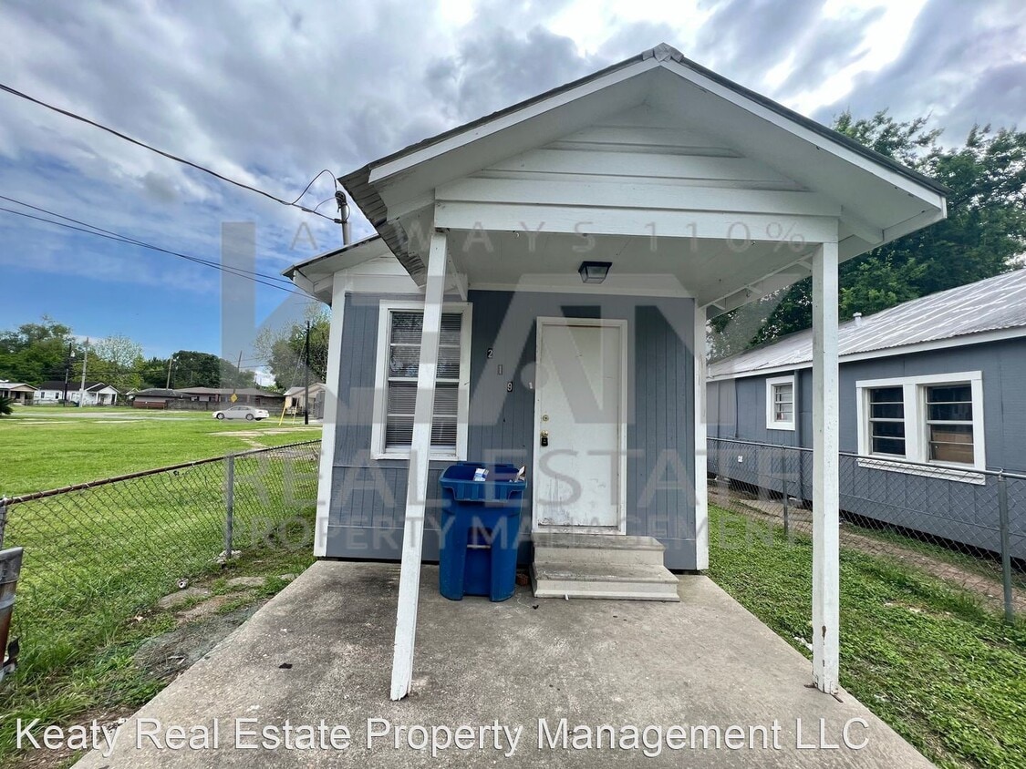 Primary Photo - 2 br, 1 bath House - 219 Edison Street