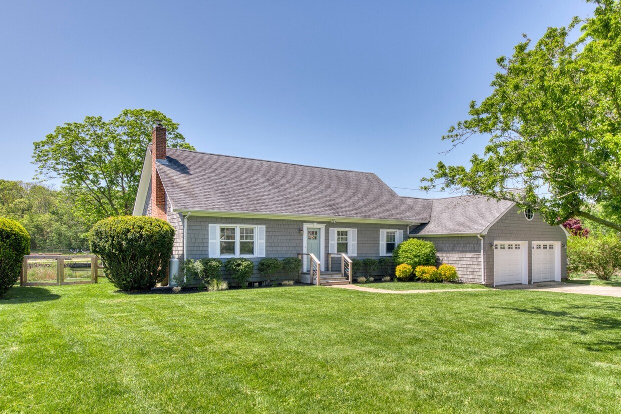 Primary Photo - 230 Jockey Creek Dr