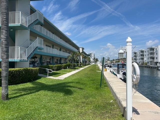 Foto del edificio - 3923 NE 166th St