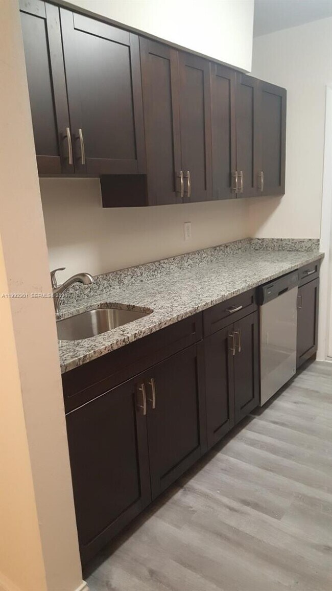 Foto del edificio - 265 SW 7th St