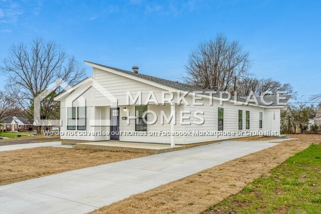 Photo - 1369 Chadwick Cir House