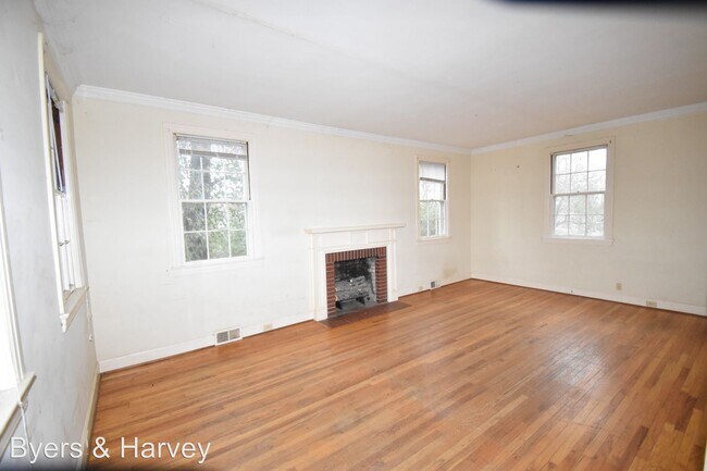 Building Photo - 3 br, 2 bath House - 1096 Manning Heights