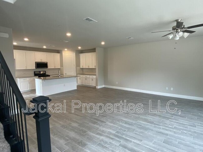 Building Photo - 801 Ponds Edge Ln