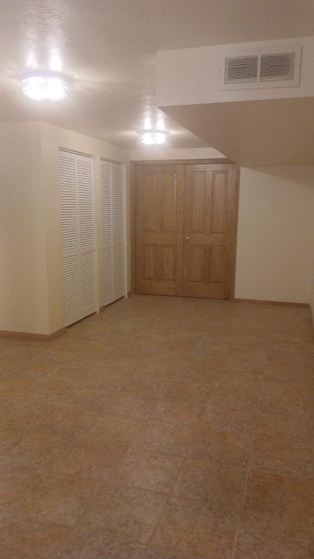 Building Photo - 9650 Buttonwood Dr