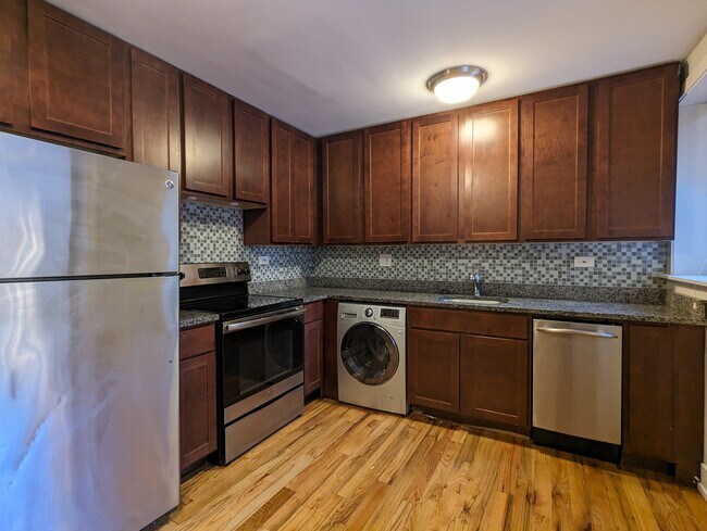 Foto del edificio - 556 W Arlington Pl