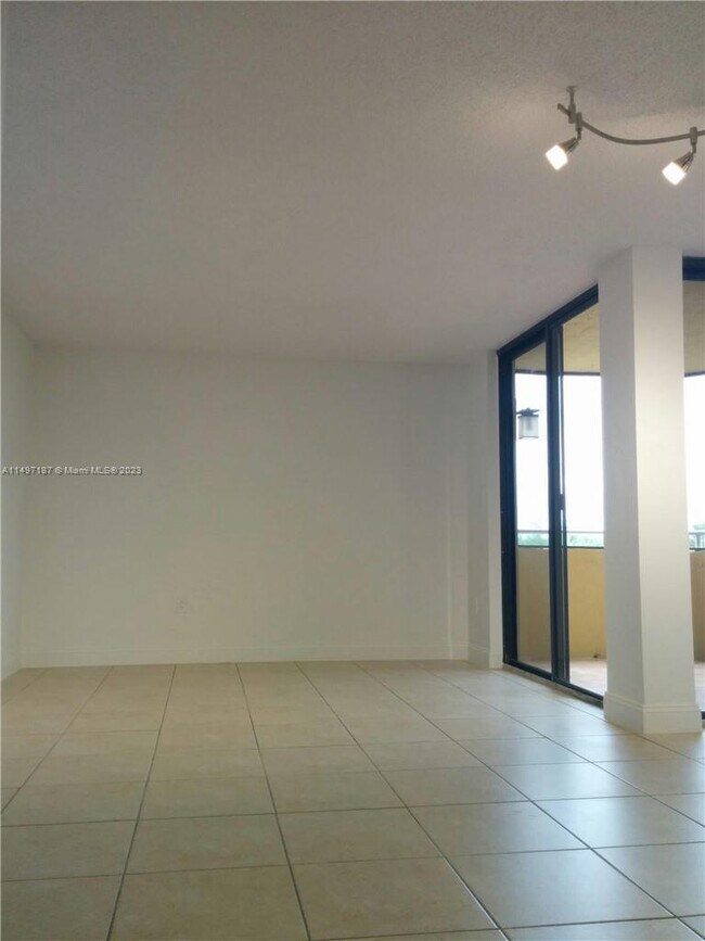 Foto del edificio - 8335 SW 152nd Ave
