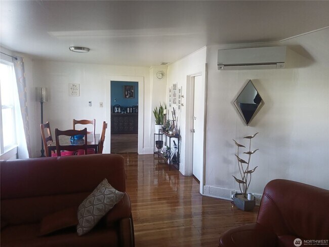 Foto del edificio - 5Bd 1.75Ba Home located in Hoquiam Move in...