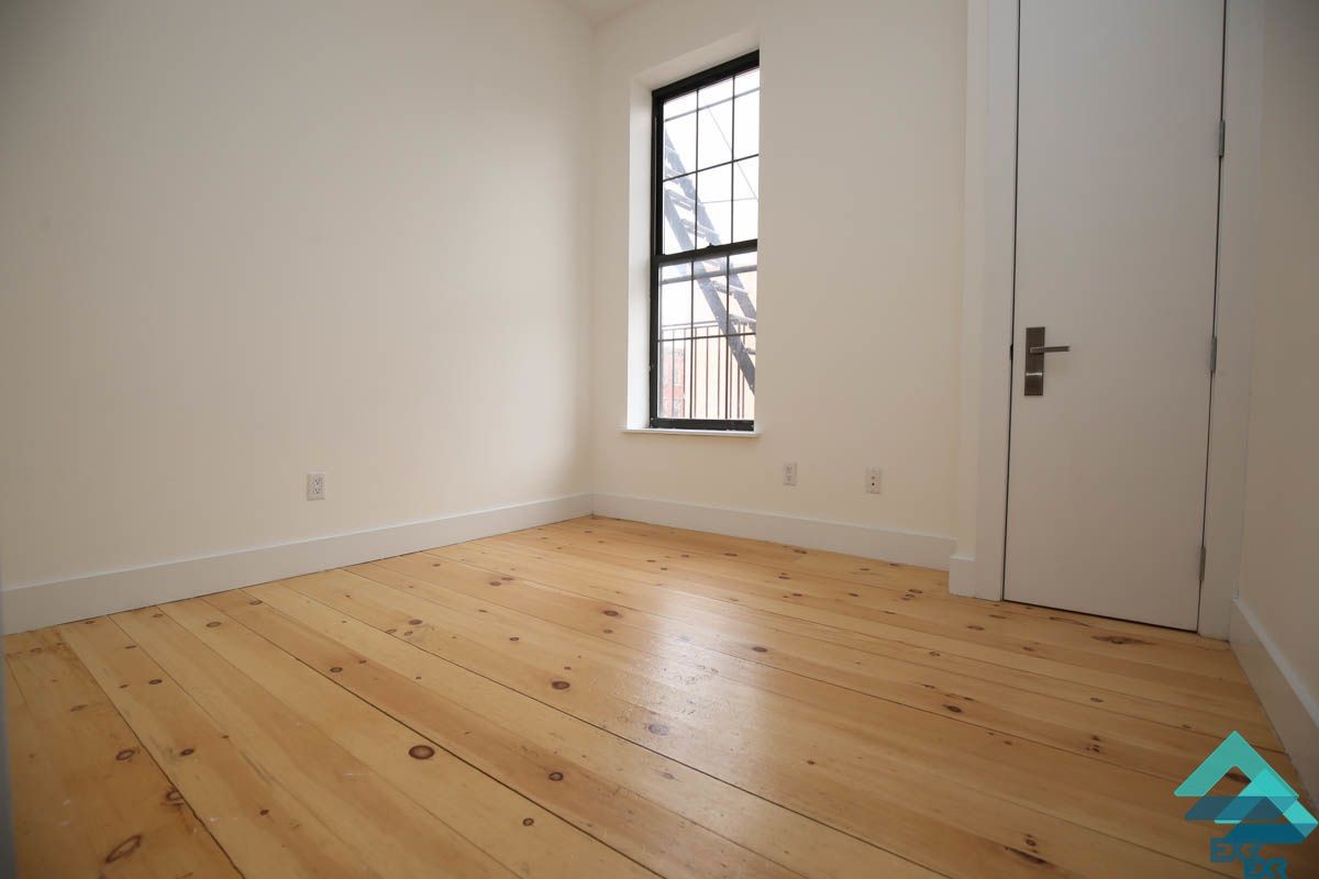 Foto principal - 167 N 6th St