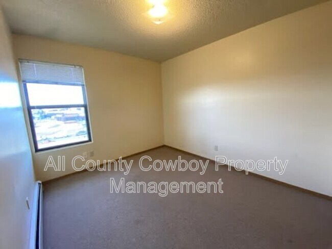 Foto del edificio - 3338 Joanna Brunner St