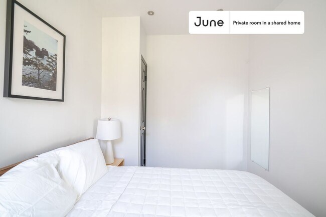 Building Photo - Room in Shared 3 bed/2 bath home in Upper West Side
